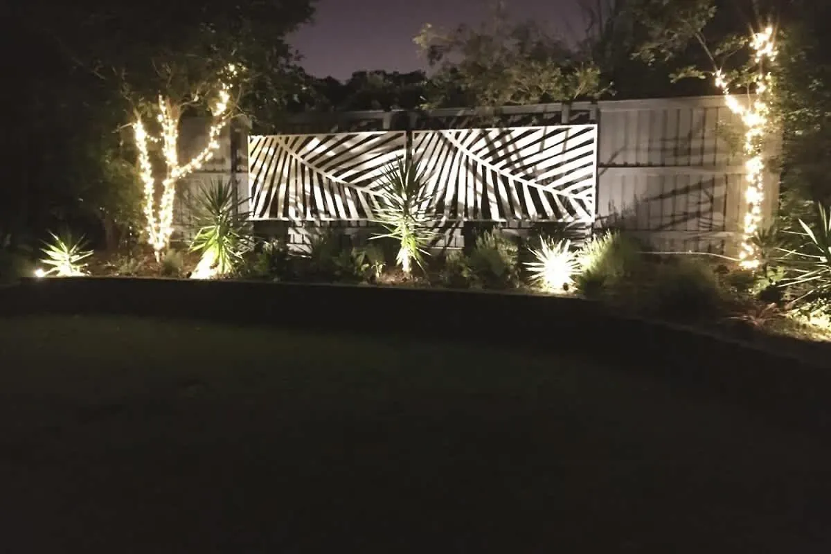 Waves Retreat - Coastal Style Home Near Warana Beach Parrearra Αυστραλία