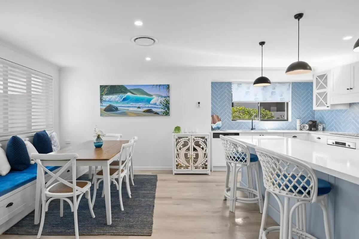 Waves Retreat - Coastal Style Home Near Warana Beach Parrearra Σπίτι διακοπών