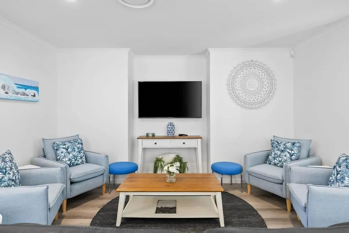 Σπίτι διακοπών Waves Retreat - Coastal Style Home Near Warana Beach Parrearra Αυστραλία