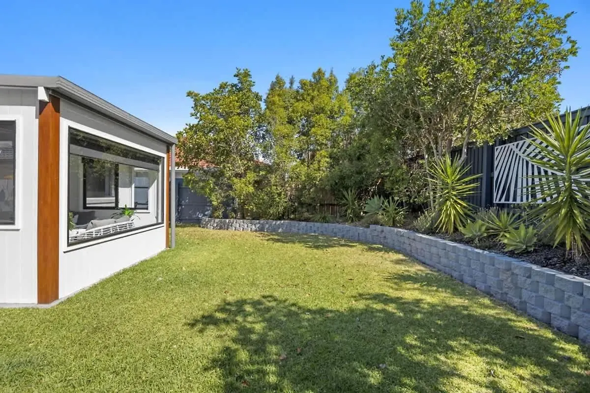 Σπίτι διακοπών Waves Retreat - Coastal Style Home Near Warana Beach Parrearra